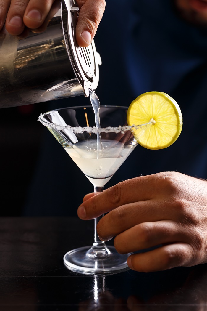 Il Margarita è un cocktail alcolico composto da tequila, succo di lime e triple sec. Nato in Messico negli anni '40, è oggi uno dei cocktail più popolari al mondo.